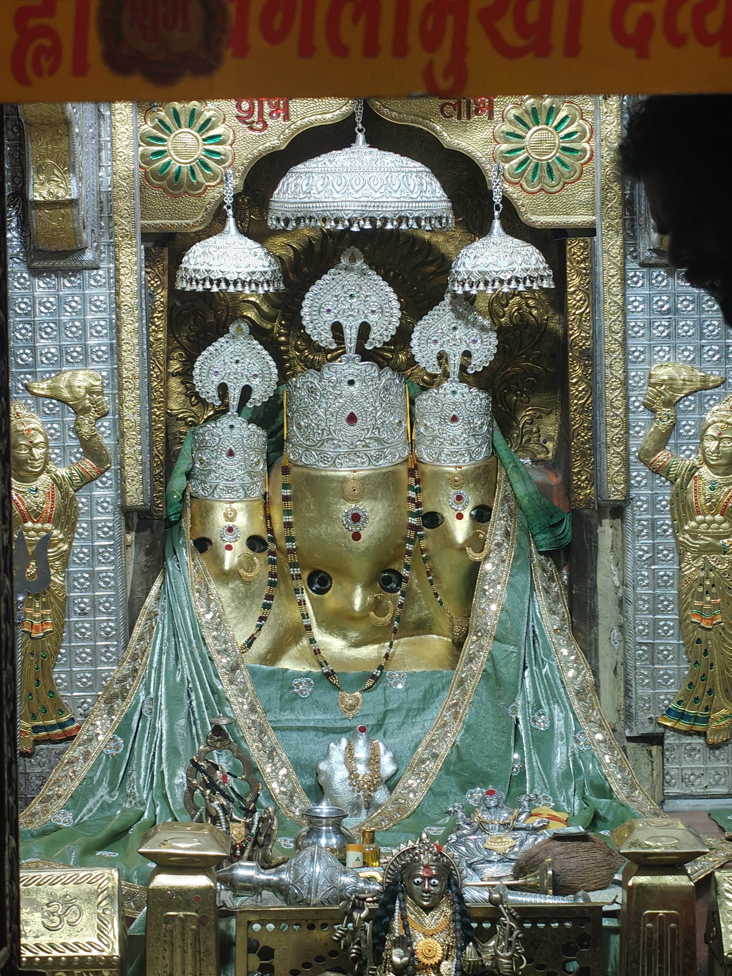 Maa Baglamukhi Sakshaat Darshan — Nalkheda Dham Garbha Griha